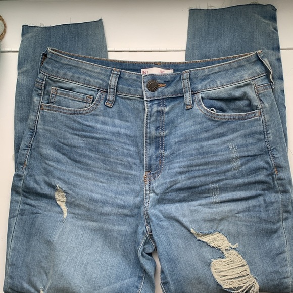 So Ripped Jeans - Picture 3 of 4